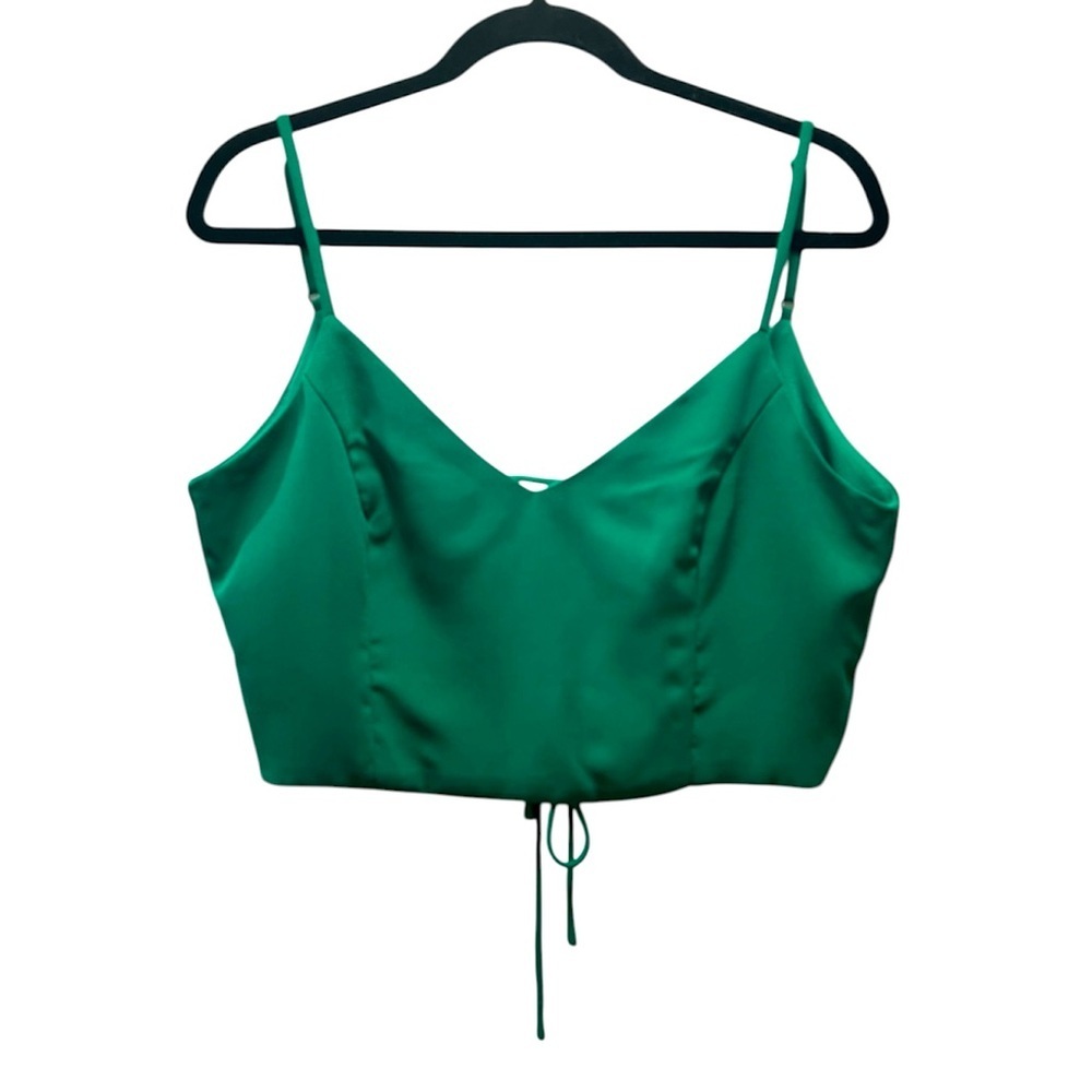 NWT Lulus Kelly Green Crisscross Back Spaghetti Strap Crop Tank Top- Size L